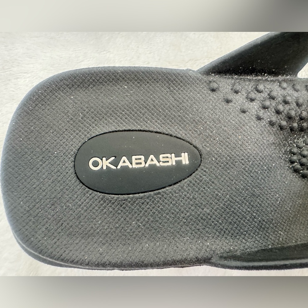 Okabashi size Medium (6.5 to 7.5) Black Thong Sandal. Worn maybe once; like new. - Picture 2 of 11